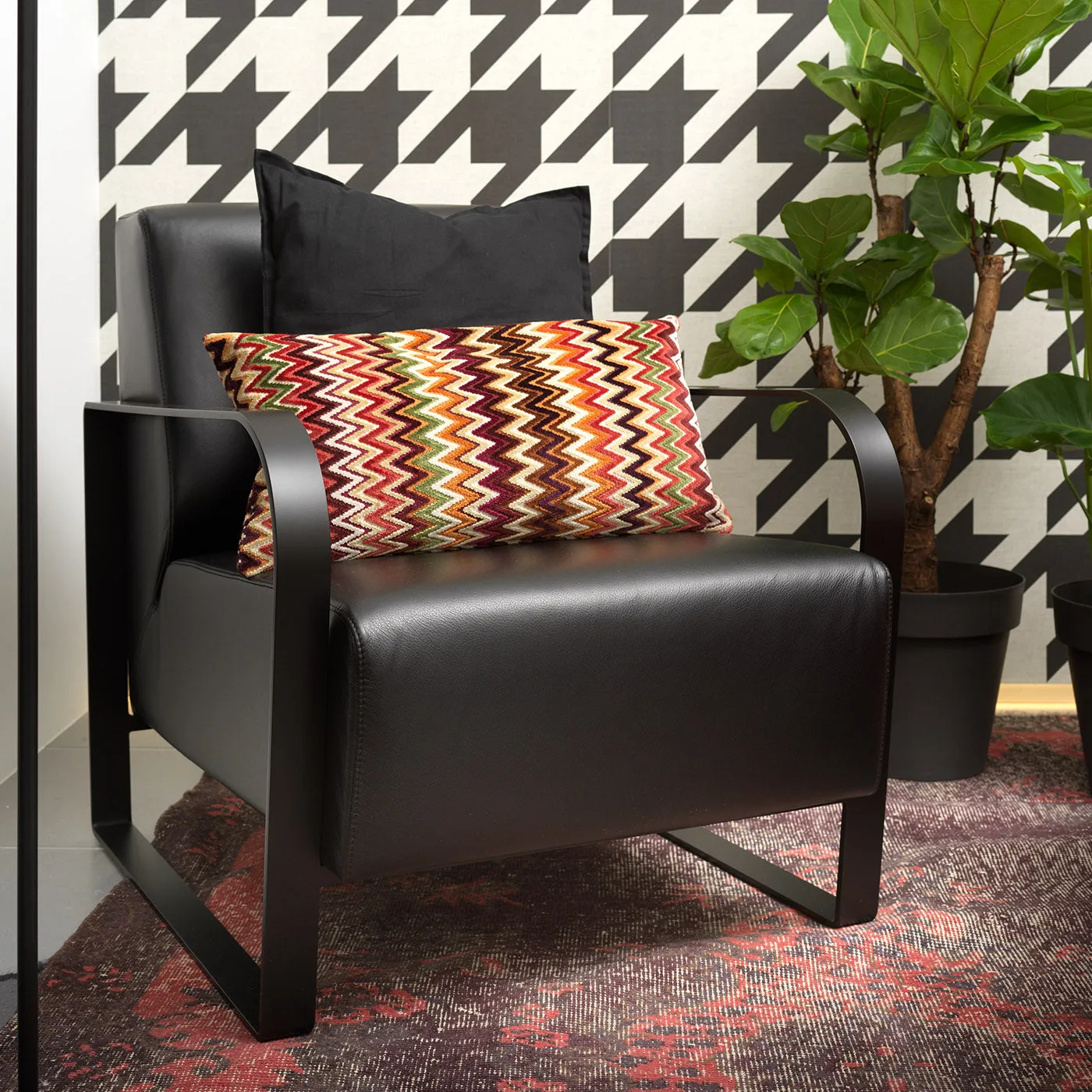 Viola Black Leather Armchair