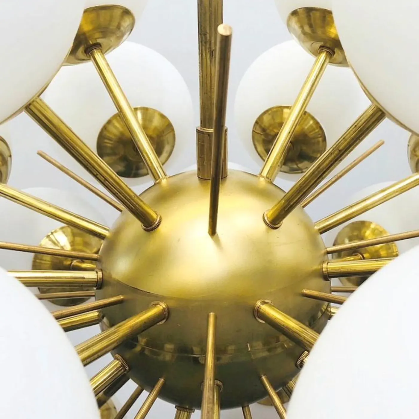 White Ventiquattro Sputnik Chandelier