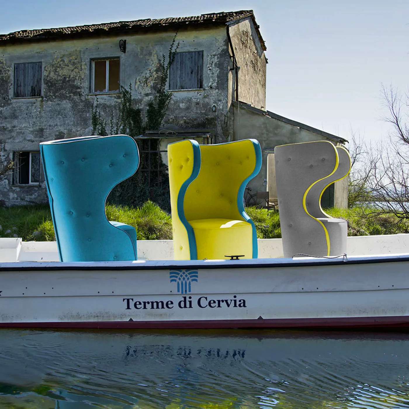 Wow S culpturalGreen & Grey Wing Armchair