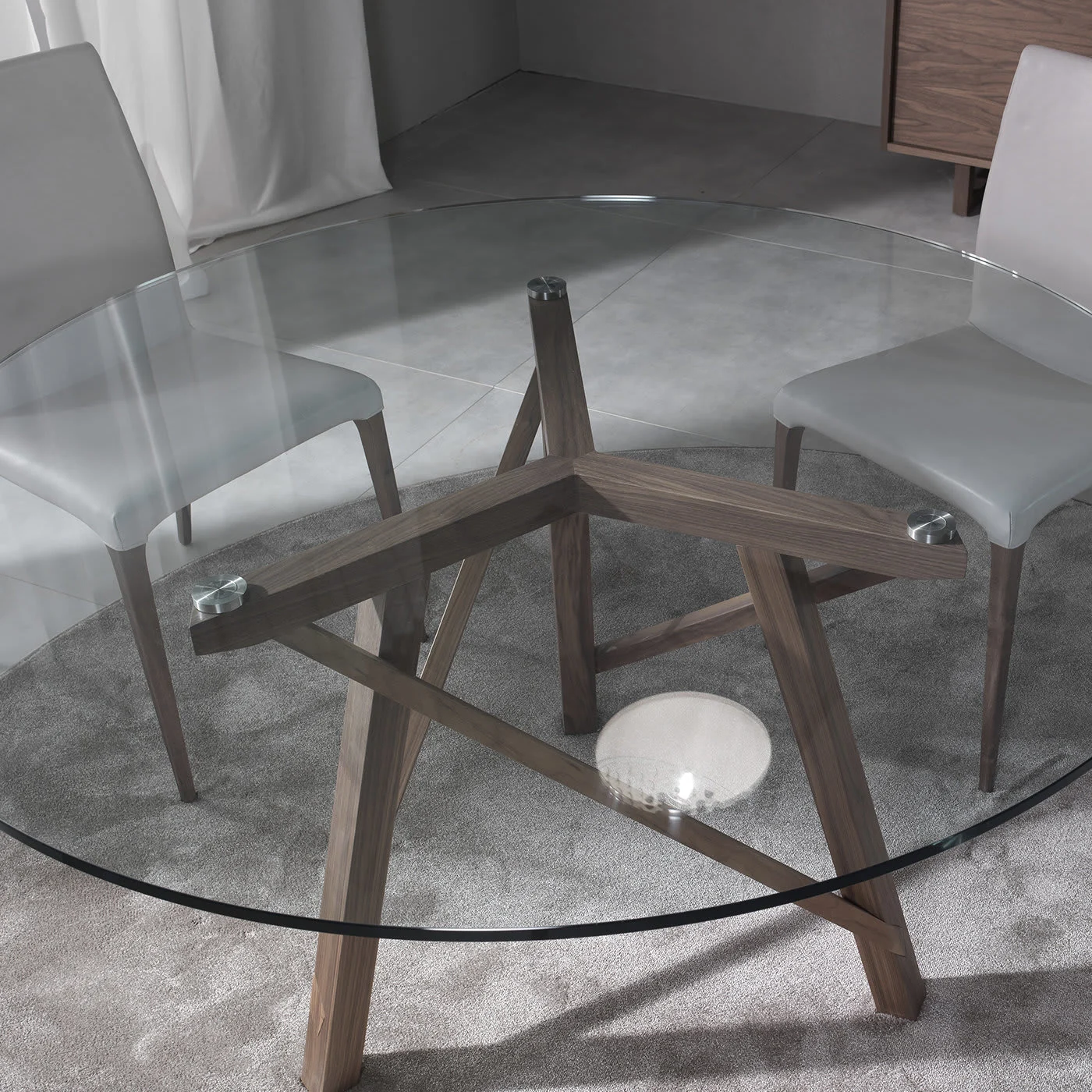 Zeus Round Dining Table By Giuliano and Gabriele Cappelletti