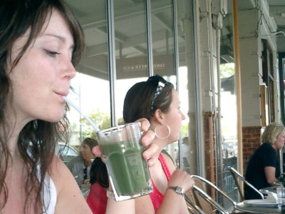 New Zealand - Auckland - Ponsonby Road - Barbara med spirulina2.jpeg