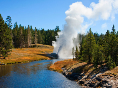 USA - Wyoming - Yellowstone - Geyser - 1.jpg