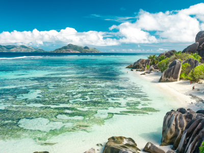 bild på strand på seychellerna