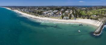 Luftfoto af Cottesloe-stranden i Perth, Western Australia