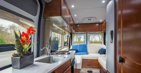 CanadaDream - Motorhome - Interior.jpg