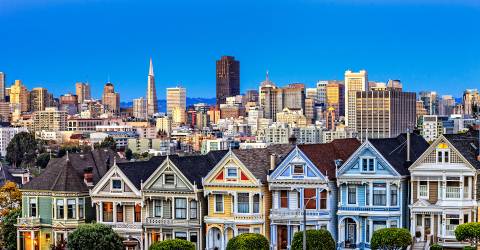 Färgglada husen The Painted Ladies i San Francisco, Kalifornien