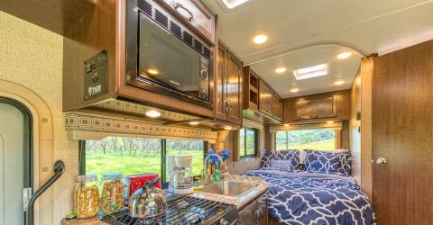 C22-24 road bear rv usa autocamper motorhome inside  9.jpg