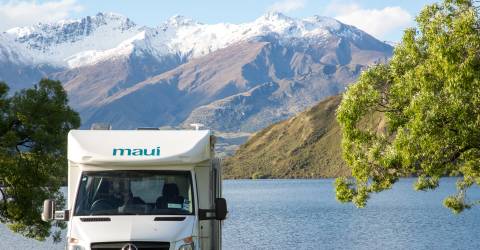 MAUI new zealand camper autocamper campervan  camping ved sø udsigt bjerge