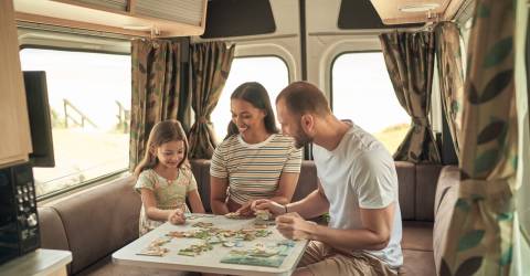 ultima plus 3 personers autocamper motorhome new zealand familie bord spiller