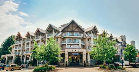 Skirejse Whistler Summit Lodge