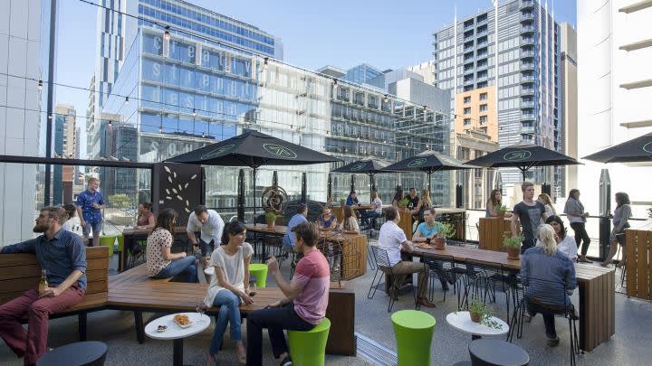 The Gallery roof top bar Adelaide Australien
