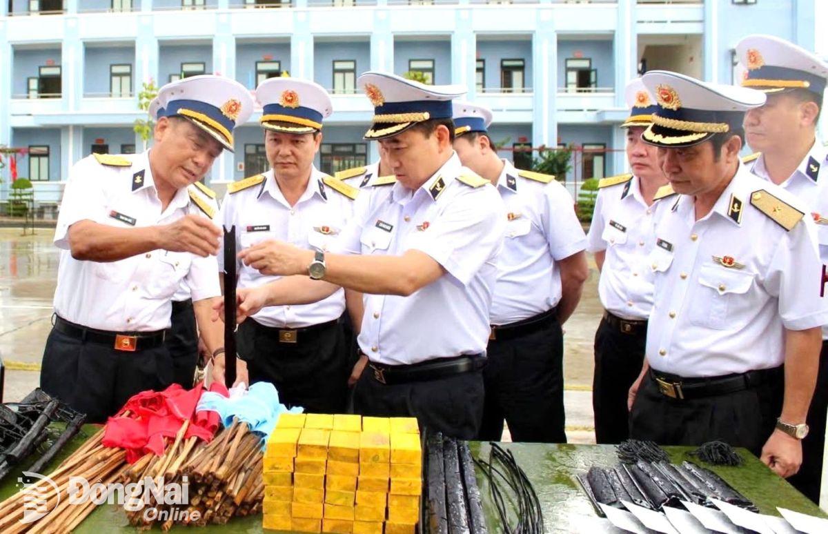 Tư lệnh Hải quân Trần Thanh Nghiêm kiểm tra công tác xây dựng nền nếp chính quy, chuẩn bị huấn luyện