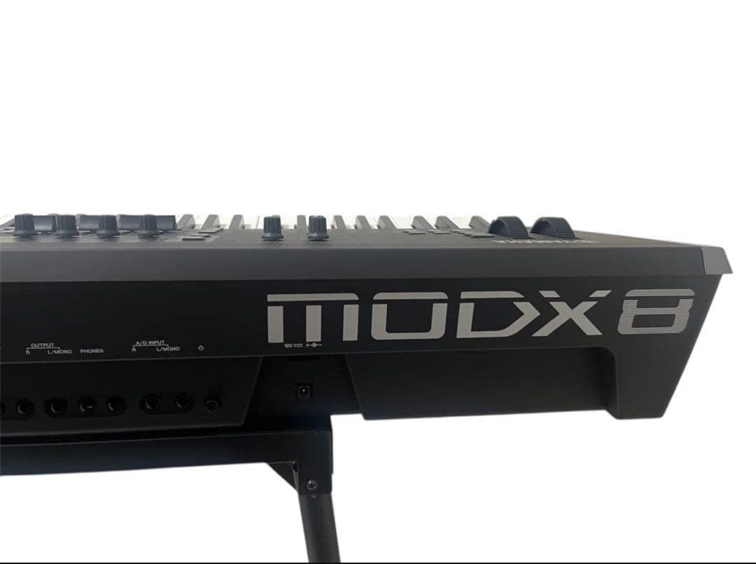 YAMAHA MODX8 88-KEY MUSIC SYNTHESIZER KEYBOARD