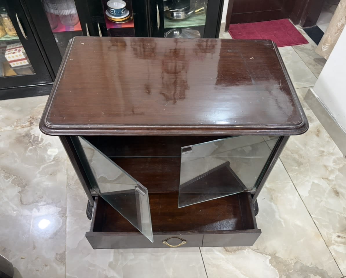 Show case for sale in Sonipat, Haryana