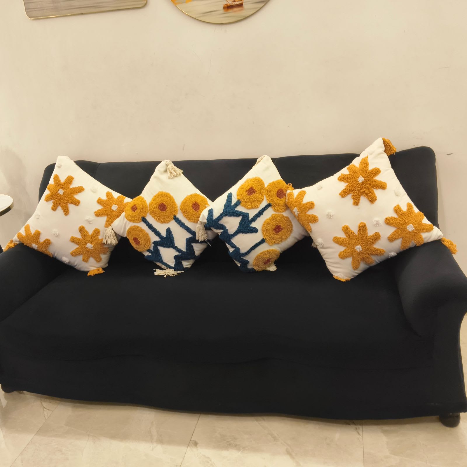 7 sear sofa set with wooden tea table for sale in Zirakpur, Punjab