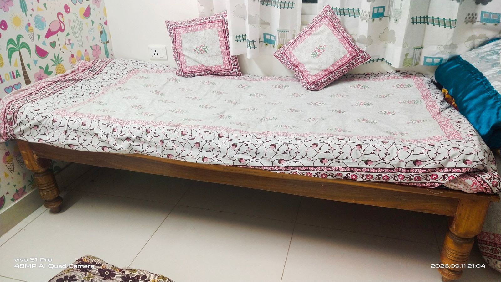 Hardwood Diwan Cot for Sale – Good Condition - Thumbnail 3