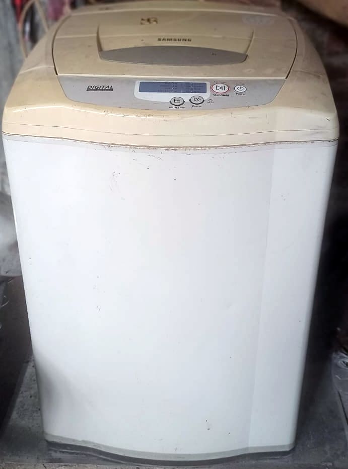 Fully Automatic Samsung Washing Machine 5.8KG - Image 1