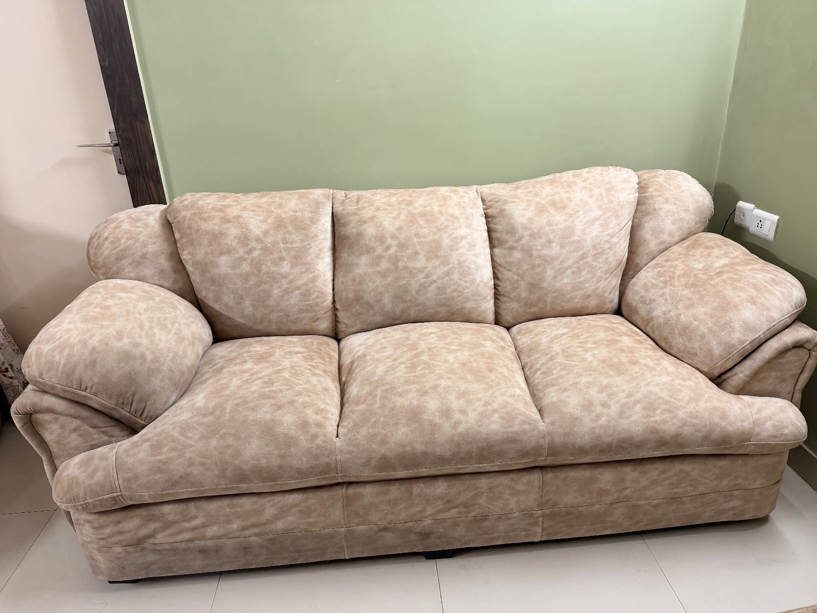 3+2 Couch for sale - Thumbnail 2