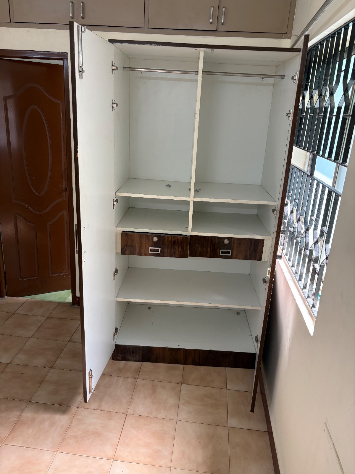 4 wardrobes - Thumbnail 4