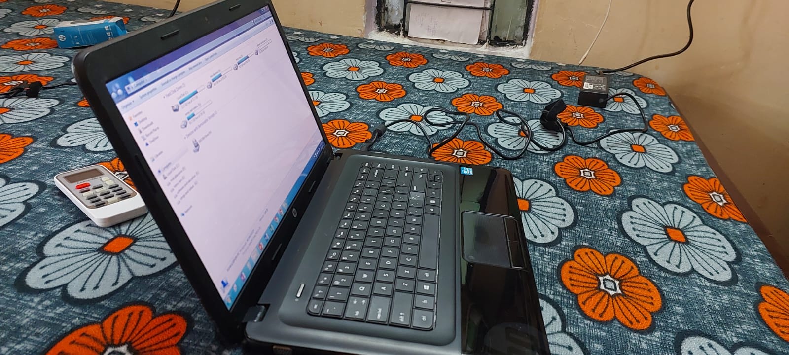 HP 2000 Laptop for Sale - Thumbnail 7