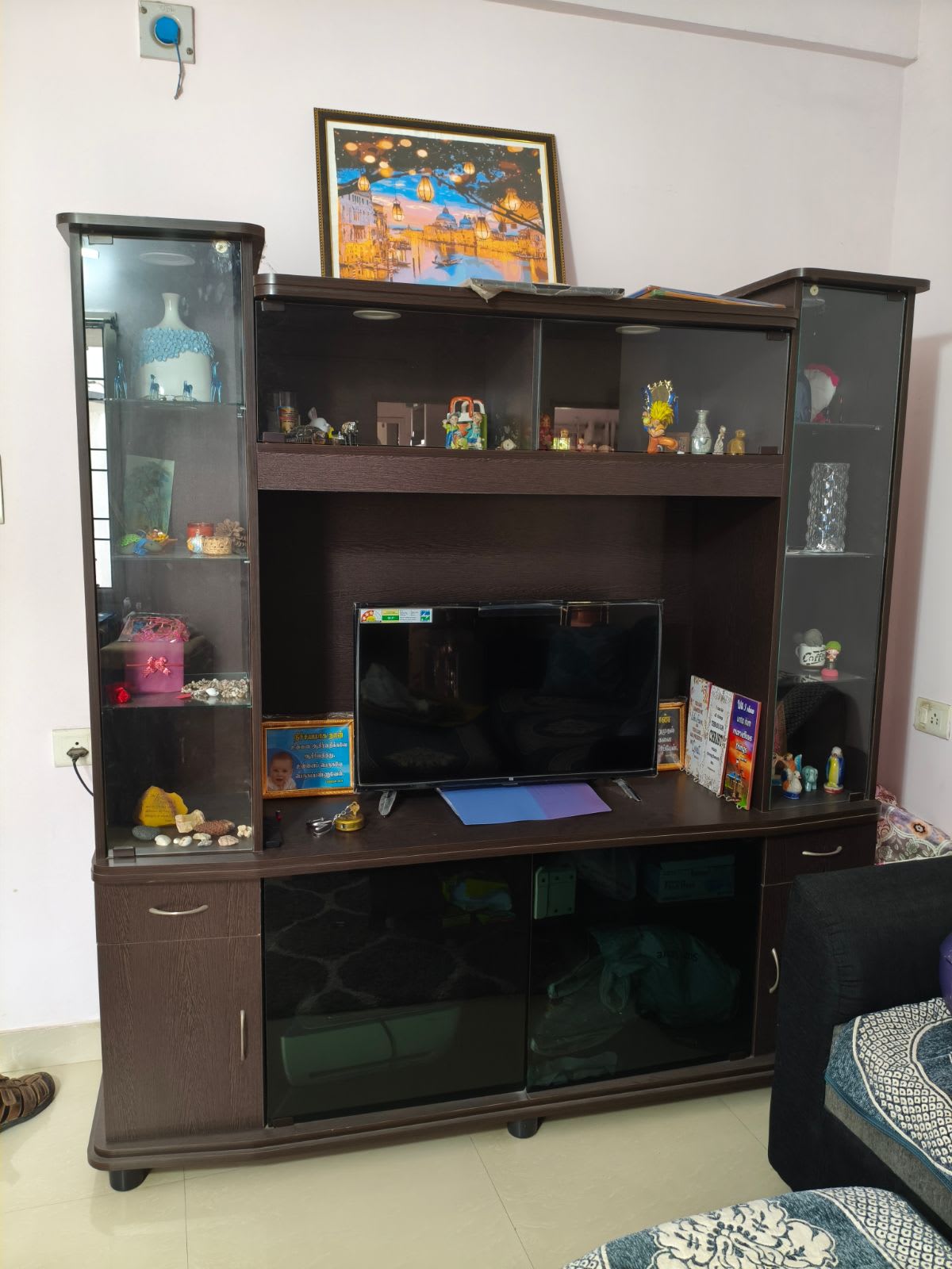TV cabinet in good condition - Image 1