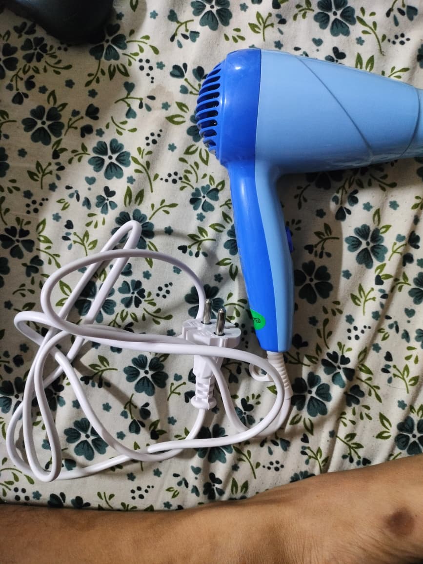 Philips HP8100/60 Compact Hair Dryer (Blue, 1000 W) - Thumbnail 4