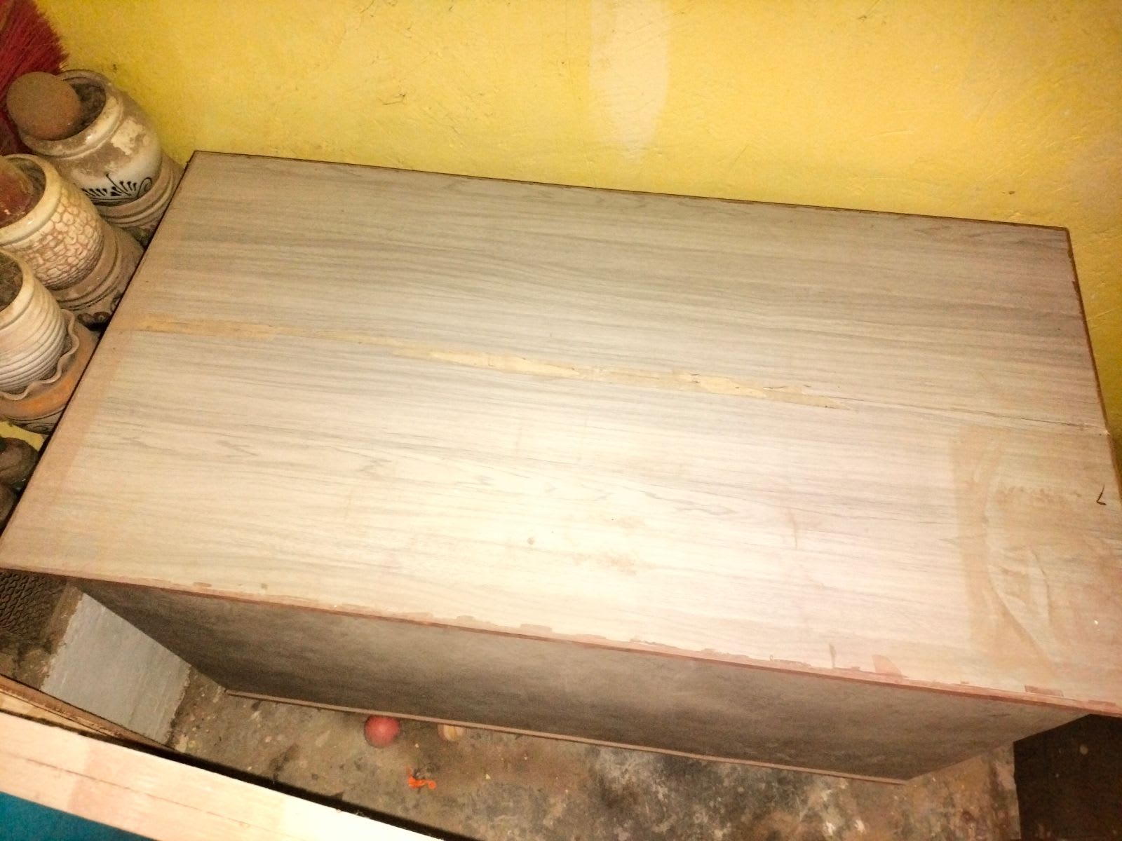 Counter, chair, table - Thumbnail 4