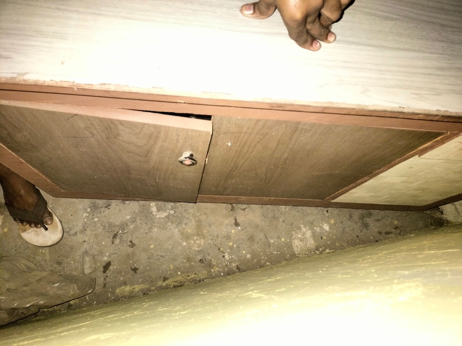 Counter, chair, table - Thumbnail 8
