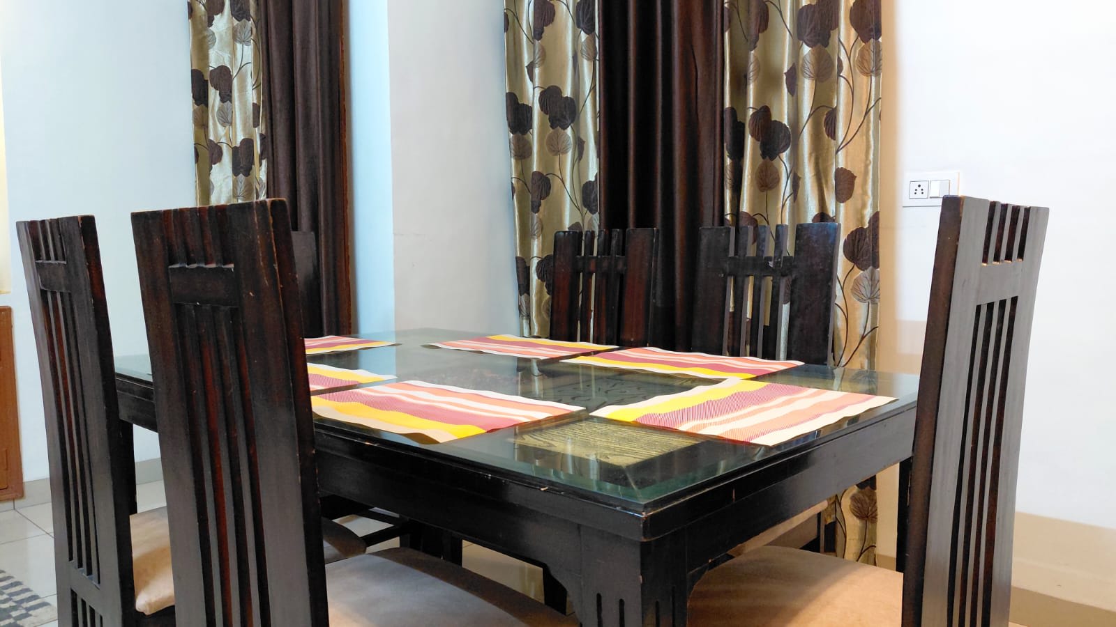 Dining Table for sale in CHANDIGARH, Chandigarh