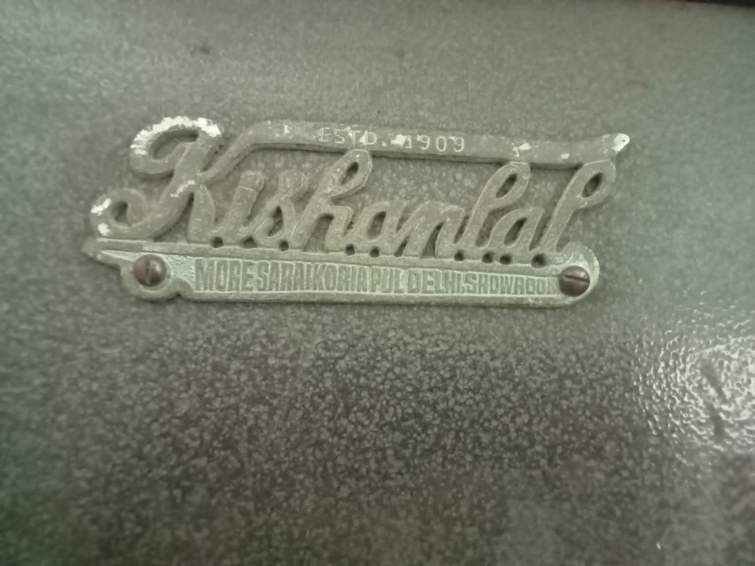 Heavy weighted steel almirah/wardrobe of kishan lal and sons, chandni chowk for sale in Shahdara, Delhi
