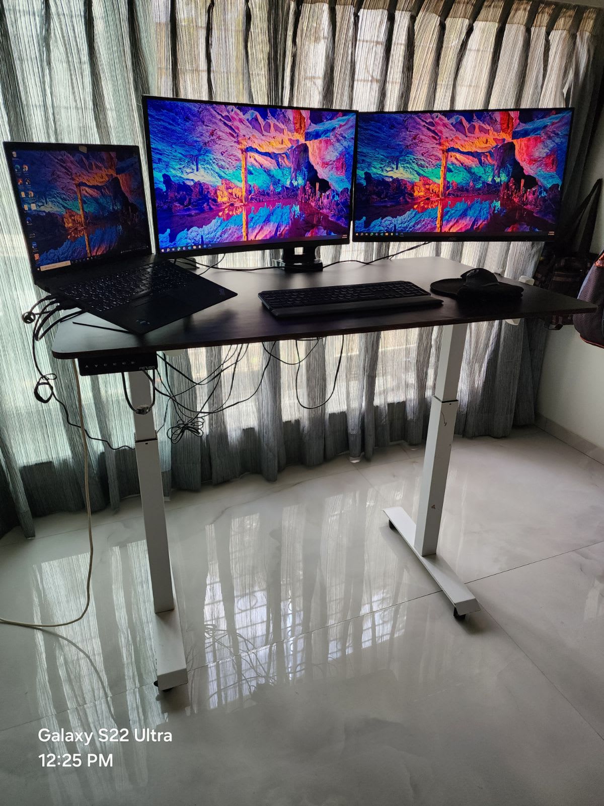 Monitor, Dual monitor stand and Height adjustable desk - Thumbnail 2