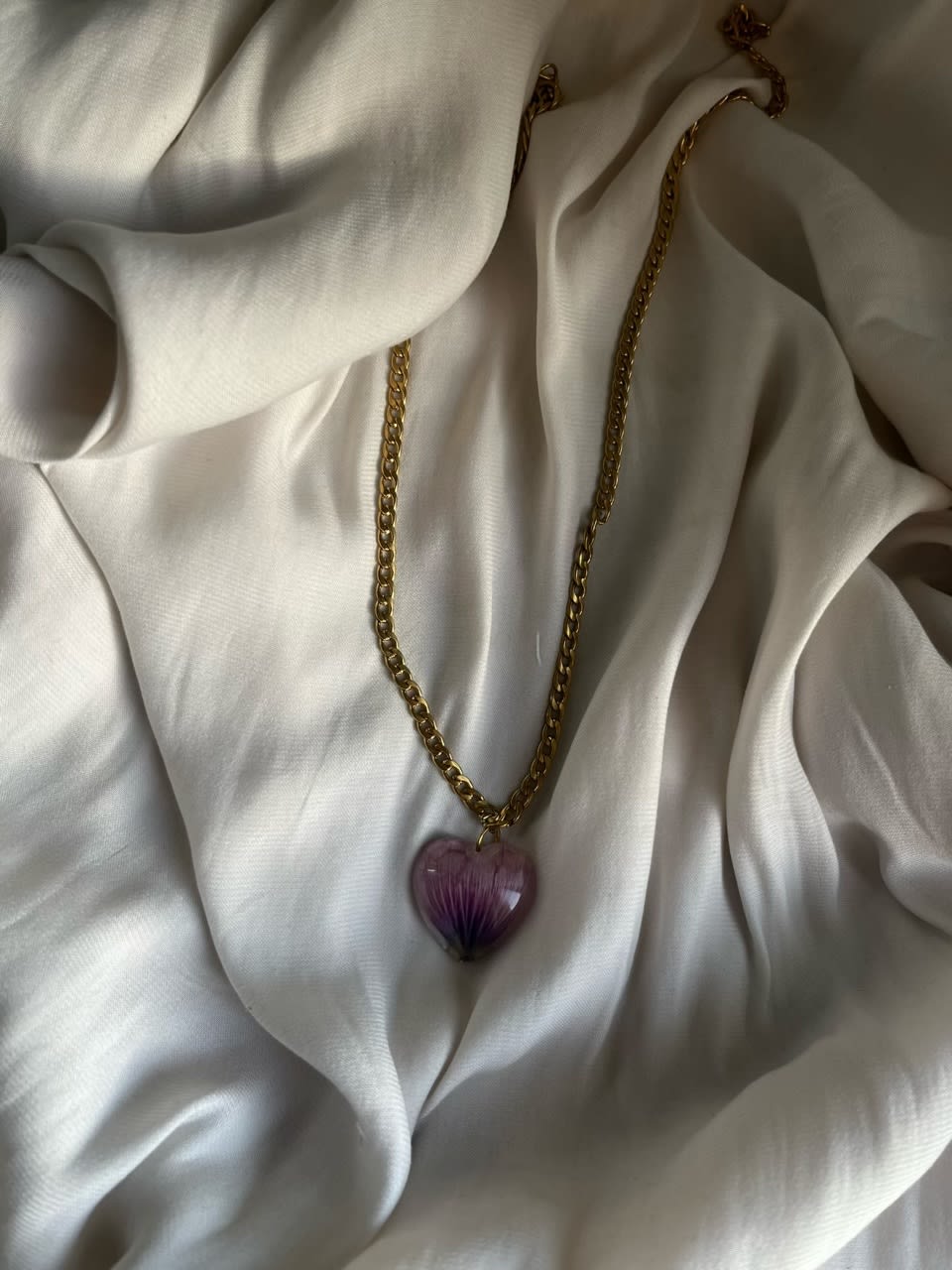 Handmade resin necklace with real natural flowers & stainless steel chain