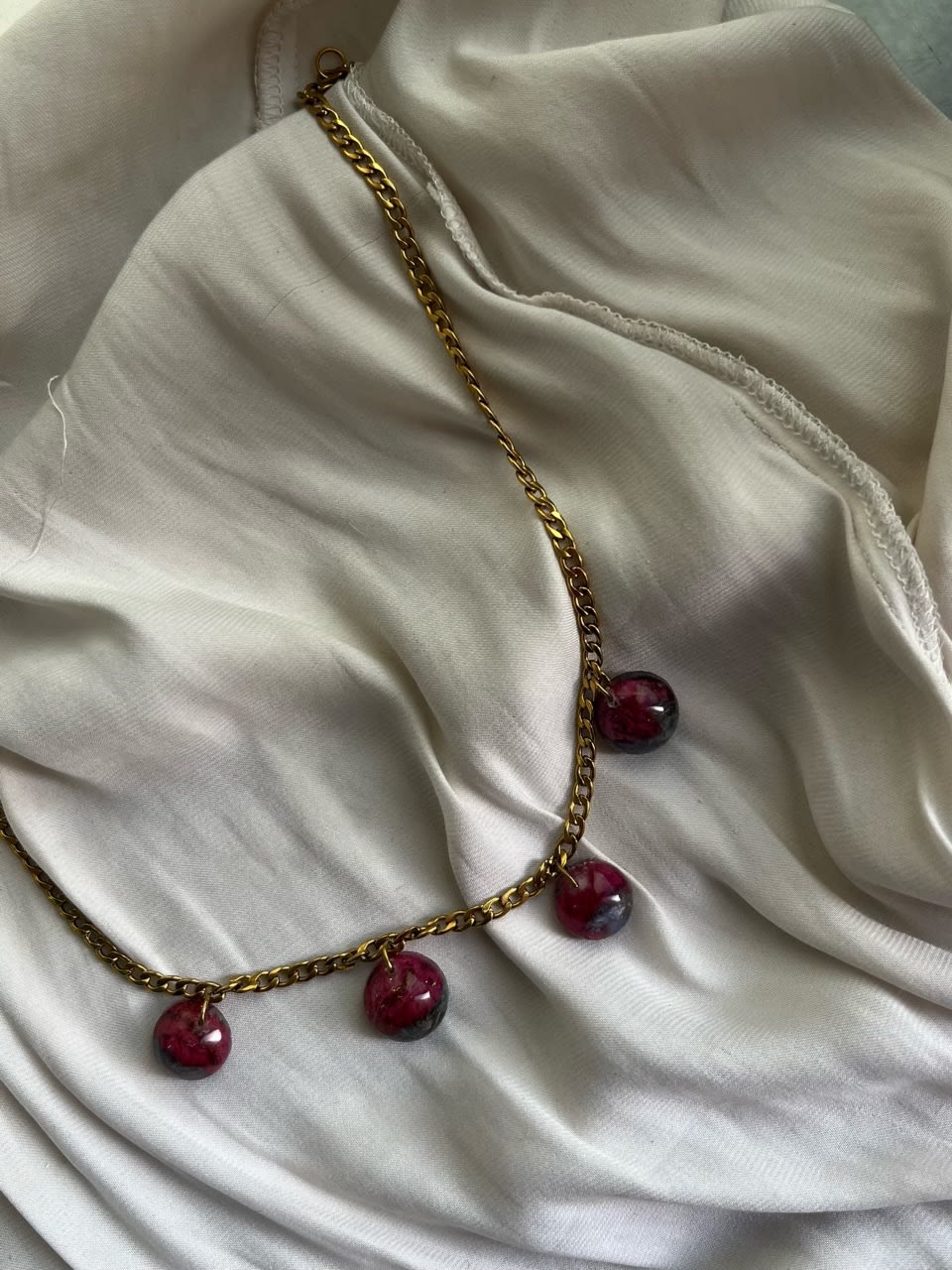 Handmade resin necklace with real natural flowers & stainless steel chain