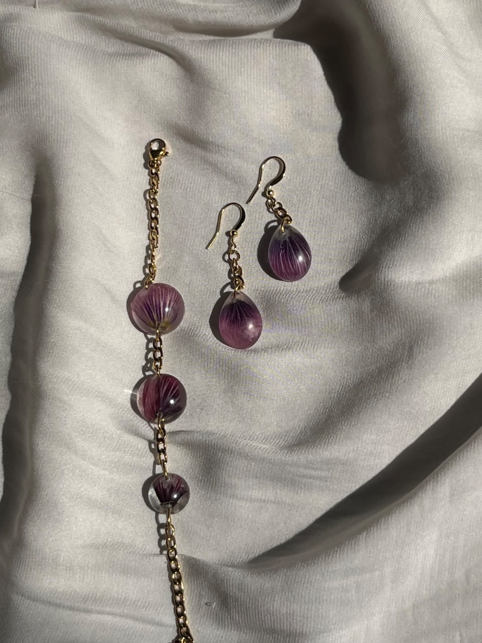 Earrings & bracelet Every piece has its own unique style.