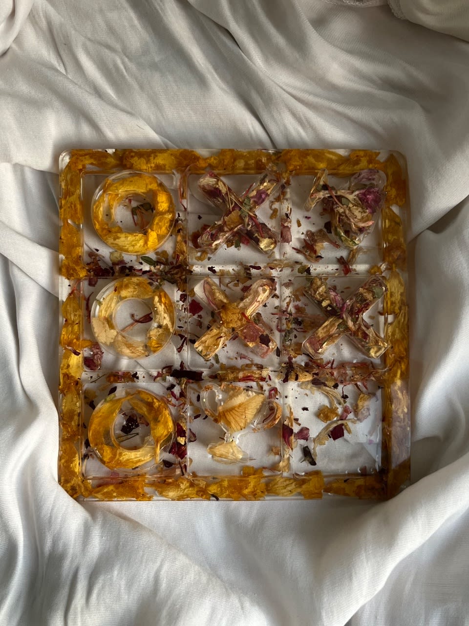 Board game X O with real flowers in resin