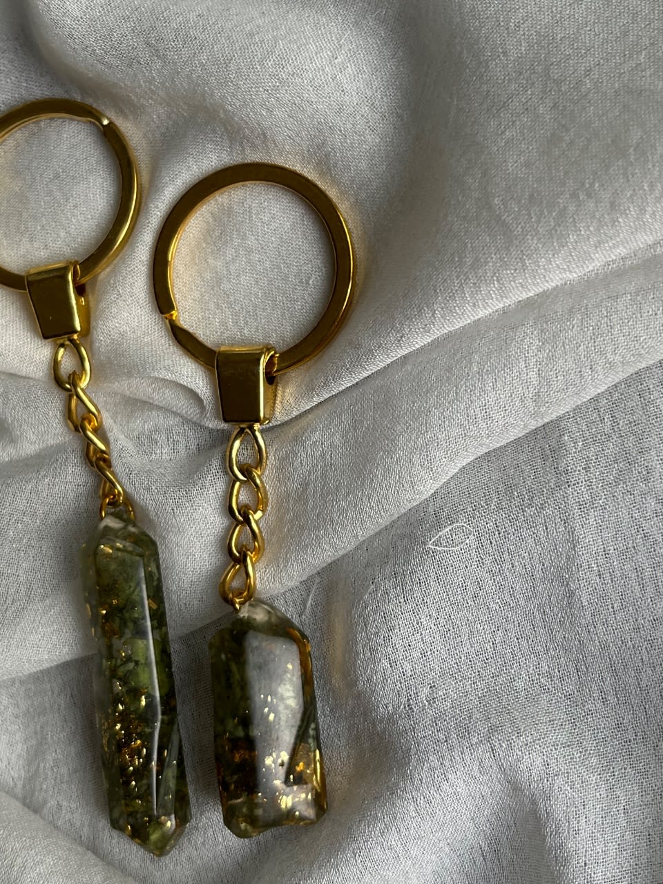Couple keychains Real flowers preserved in resin.