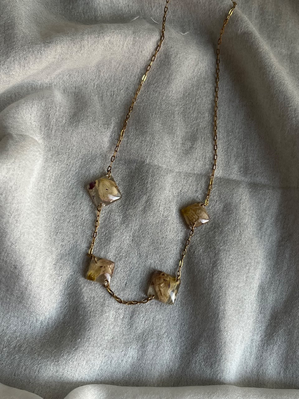 Necklace your own flower, forever yours. Real flower & stainless steel.