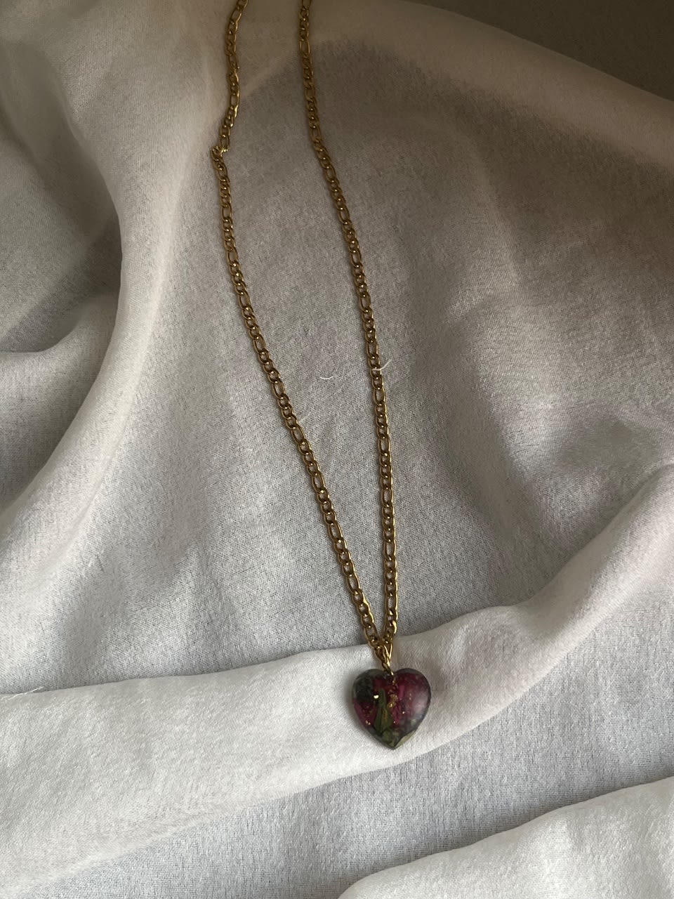 Necklace your own flower, forever yours. Real flower & stainless steel.