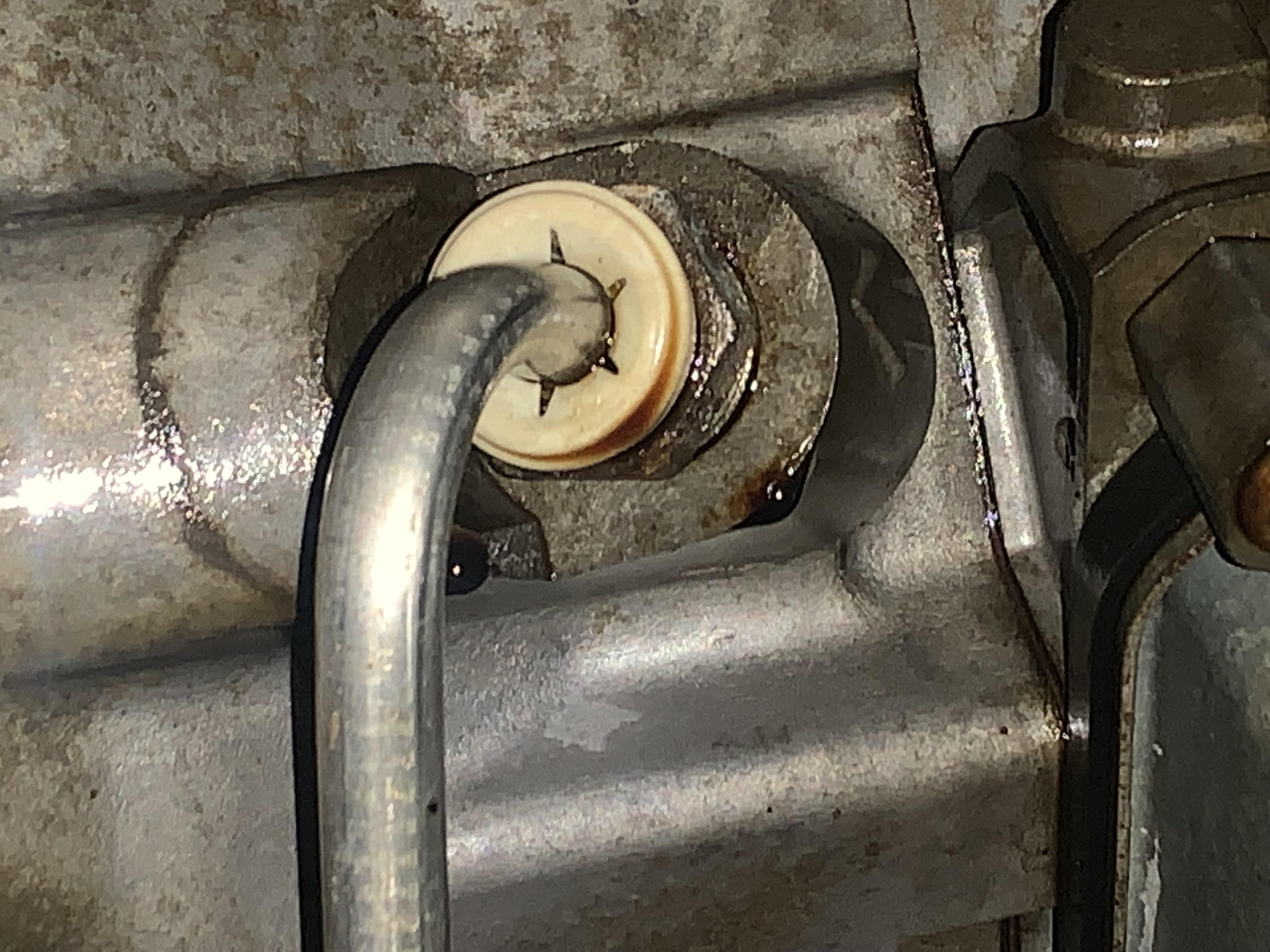 jeep wrangler oil leak