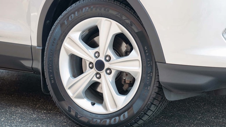 who makes douglas tires