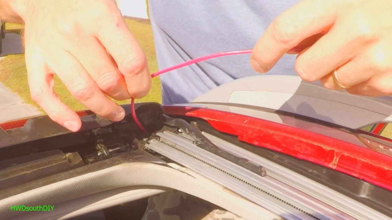 nissan rogue sunroof leak