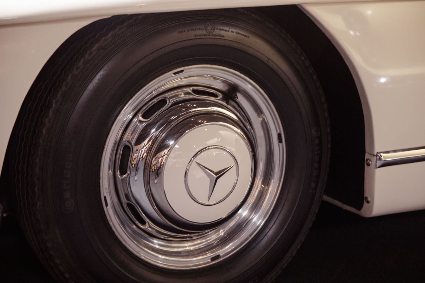 A marketplace to buy, sell and trade parts — 300 SL Gullwing — Continental tyre