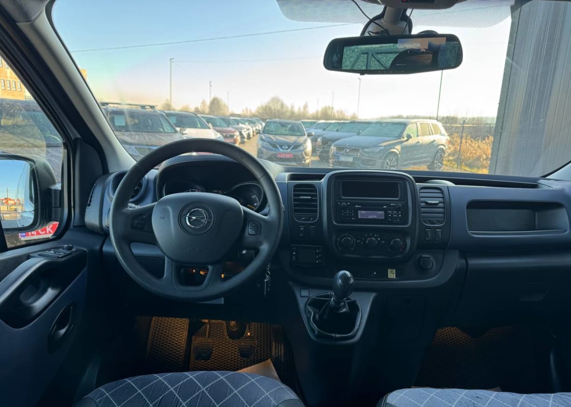 Opel Vivaro Passenger - фото 4