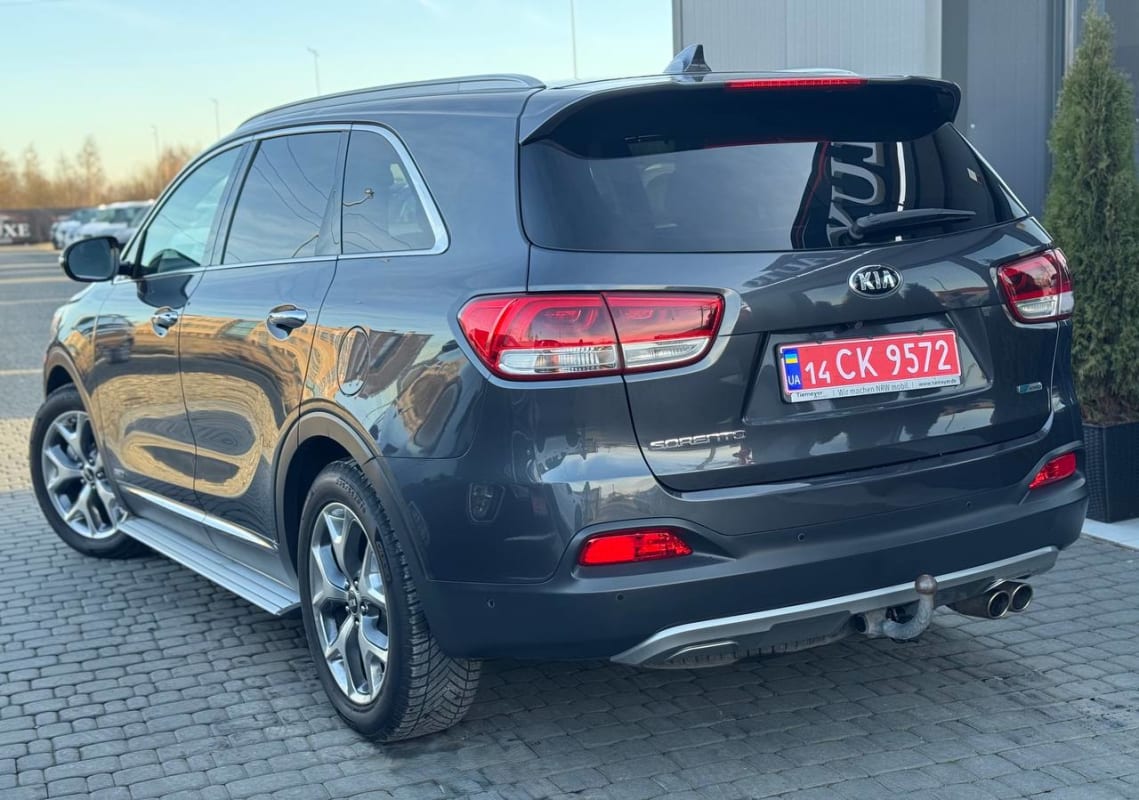 Kia Sorento Platinum Edition - фото 2