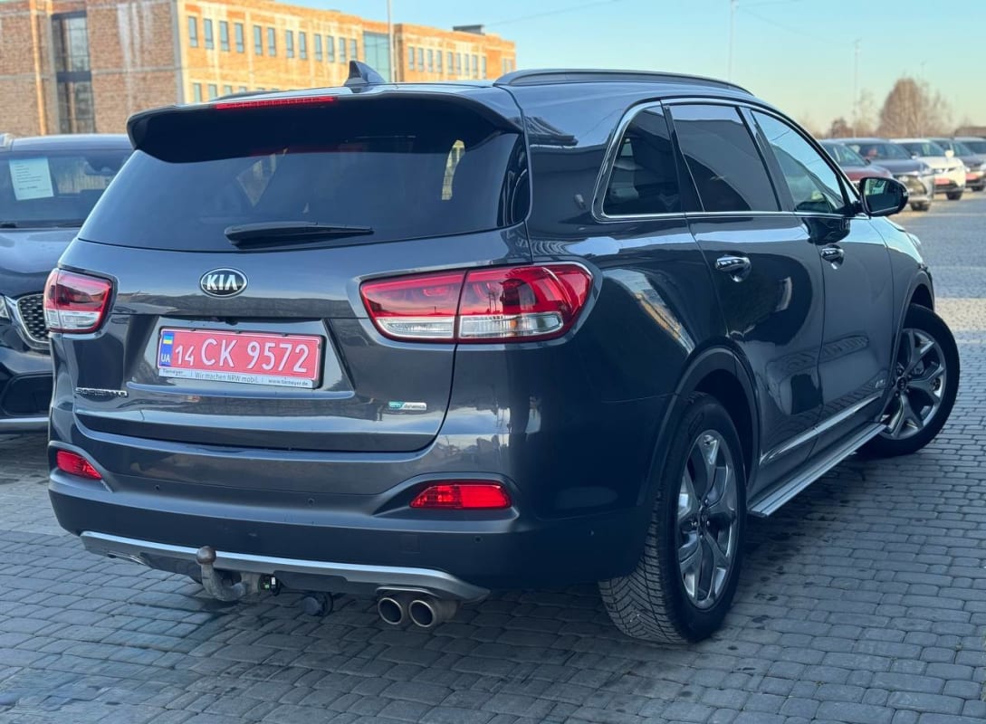 Kia Sorento Platinum Edition - фото 4