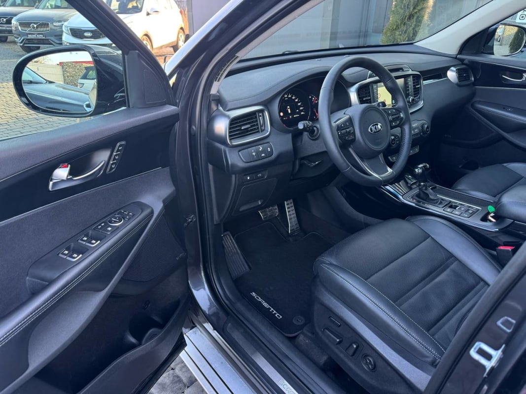 Kia Sorento Platinum Edition - фото 5