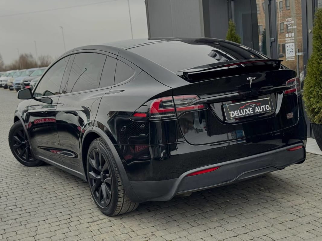 Tesla Model X Plaid - фото 4