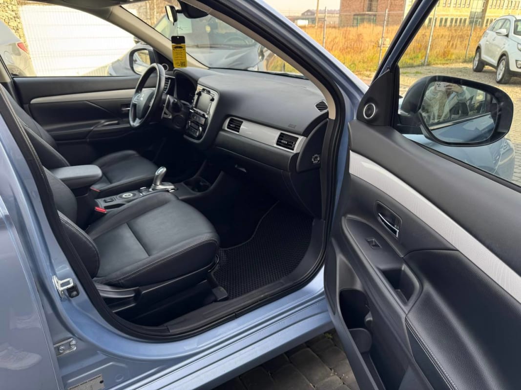 Mitsubishi Outlander Plugin-Hybrid - фото 8