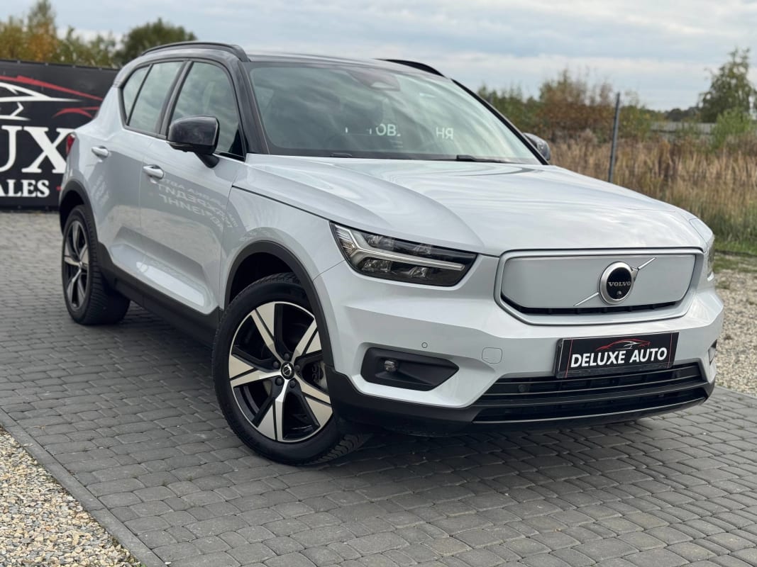 Volvo XC40 - фото 1