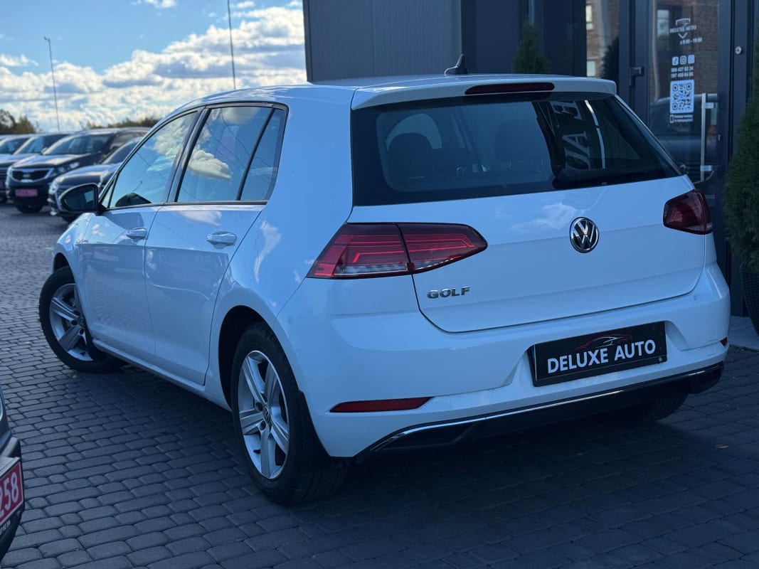 Volkswagen Golf - фото 2